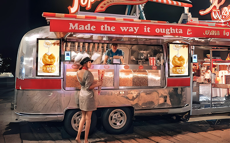 Révolutionner les food trucks à l'ère numérique : la percée des tableaux de menus numériques CNLC