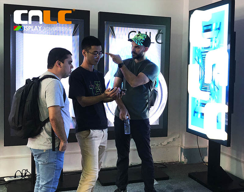 CNLC accueille avec plaisir les visites de clients d'Amérique du Sud et d'Europe.