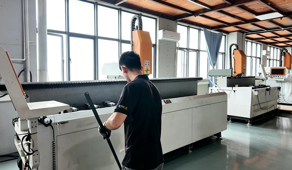 Precision CNC machining of aluminum cabinets for outdoor digital signage manufacturing
